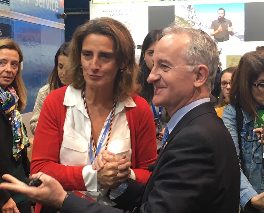 La ministra de Transición Ecológica, en el stand de "Acción Empresarial por el Clima"