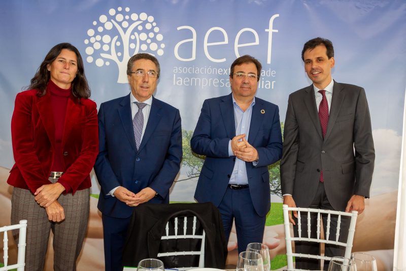 El Presidente de Extremadura con la Empresa Familiar